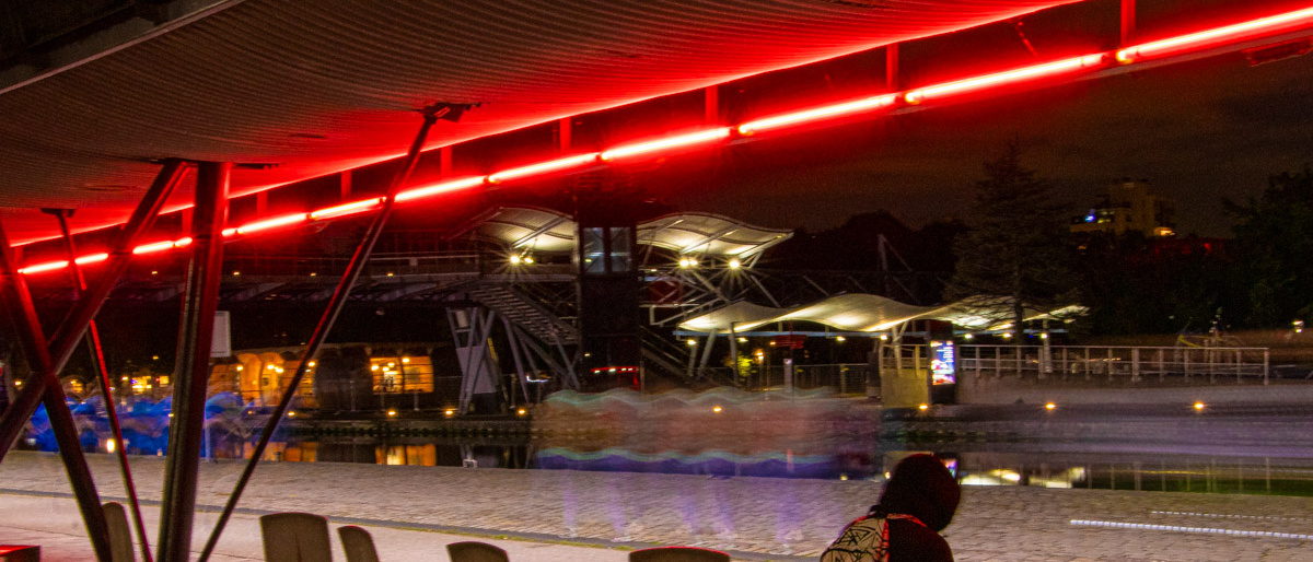 éclairage couleur extérieur ACTiLED passerelle La Villette