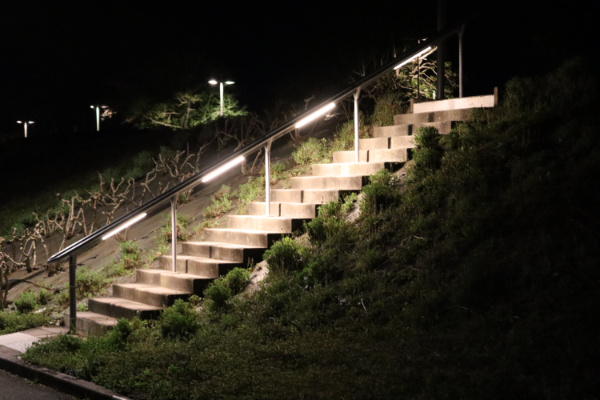 main courante lumineuse escalier extérieur