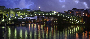 Pont motte rouge éclairage 