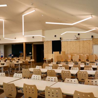 eclairage lustres ACTiLED salle restauration college