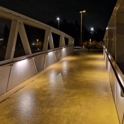 luminaire led passerelle SNCF Cesson-Sevigné