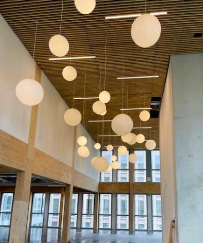 Eclairage LED lineaire intégré plafond bois six degres Gentilly